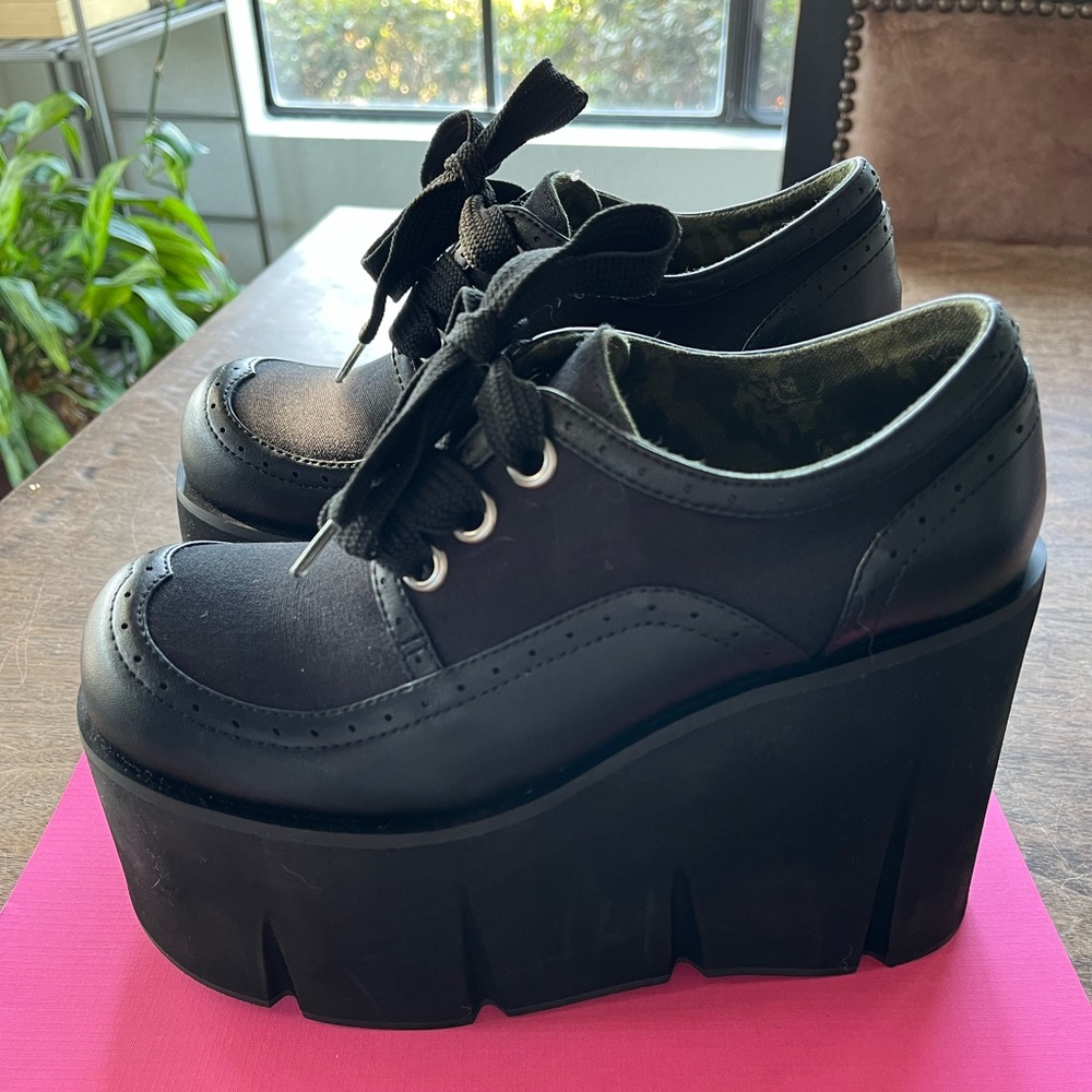 Dolls Kill Widow Oxfords size 6
